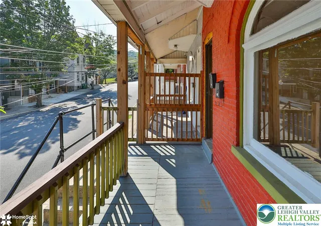 Photo 4 of Sale Pending at 560 Hillside Ave, Bethlehem, PA 18015 | MLS# 781982 | Listing updated on 2026-08-22