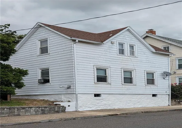 Photo 1 of Single family home for sale at 29 E Depot St, Hellertown, PA 18055 | MLS# 782231 | Listing updated on 2026-08-25