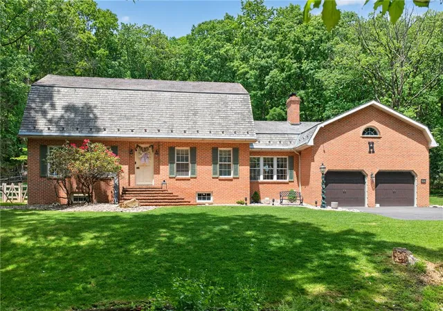 Photo 2 of Single family home for sale at 595 Walnut Ave, Pen Argyl, PA 18072 | MLS# 782236 | Listing updated on 2026-08-06