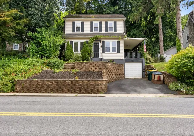Photo 2 of Single family home for sale at 2322 Park Ave, Easton, PA 18045 | MLS# 782207 | Listing updated on 2026-08-24