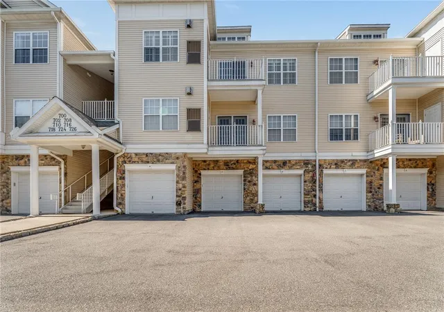 Townhouse for sale at 726 Eden Ter, Easton, PA 18042 | MLS# 782234