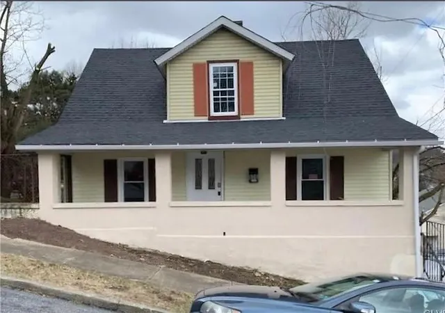 Photo 1 of Single family home for sale at 806 Carlton Ave, Bethlehem, PA 18015 | MLS# 782197 | Listing updated on 2026-08-06