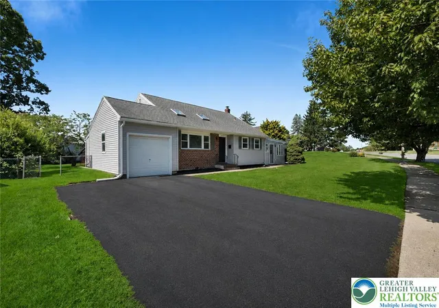 Photo 3 of Single family home for sale at 2049 Vista Dr, Bethlehem, PA 18018 | MLS# 776564 | Listing updated on 2026-08-07