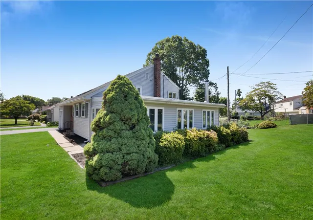Photo 4 of Single family home for sale at 2049 Vista Dr, Bethlehem, PA 18018 | MLS# 776564 | Listing updated on 2026-08-07