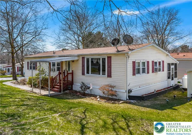 Photo 1 of Single family home for sale at 1 Woodsdale, Bath, PA 18014 | MLS# 782358 | Listing updated on 2026-08-24