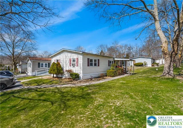 Photo 2 of Single family home for sale at 1 Woodsdale, Bath, PA 18014 | MLS# 782358 | Listing updated on 2026-08-24