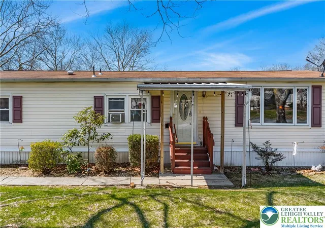 Photo 3 of Single family home for sale at 1 Woodsdale, Bath, PA 18014 | MLS# 782358 | Listing updated on 2026-08-24