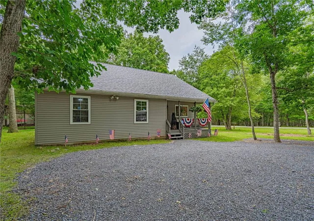 2nd image of 4 Wylie Cir, Albrightsville, PA 18210 | MLS# 781203