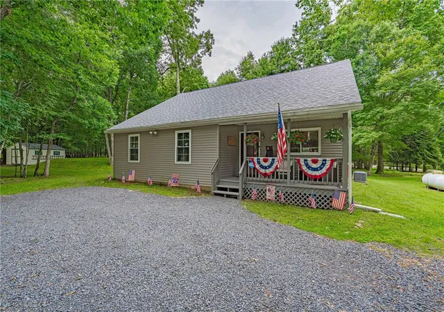 3rd image of 4 Wylie Cir, Albrightsville, PA 18210 | MLS# 781203