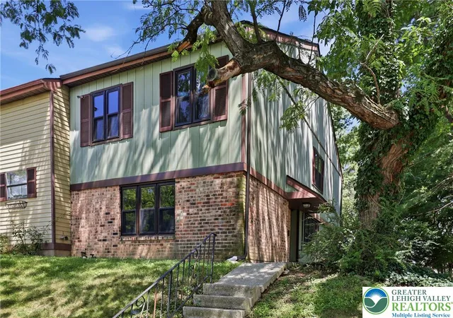 Photo 2 of Townhouse for sale at 1701 Saratoga Ct, Allentown, PA 18104 | MLS# 782367 | Listing updated on 2026-08-07