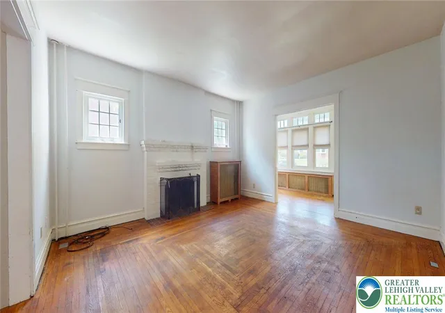 3rd image of 2016 W Pennsylvania St, Allentown, PA 18104 | MLS# 782355
