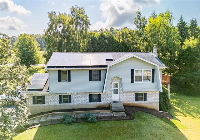 Photo 1 of Single family home for sale at 12 Manor Ln, Jim Thorpe, PA 18229 | MLS# 782314 | Listing updated on 2026-08-23