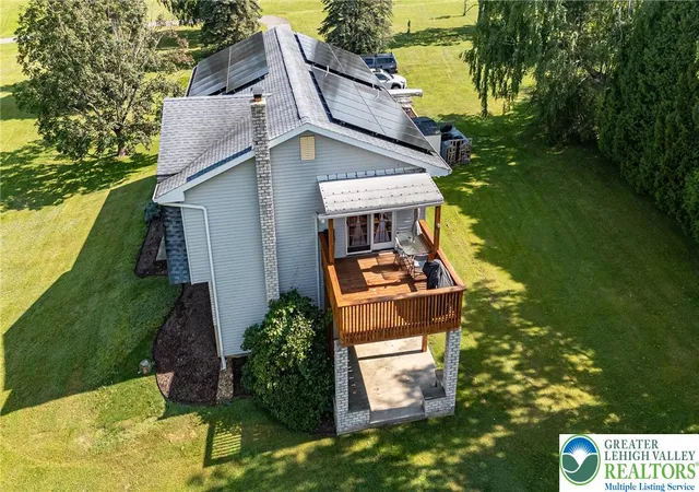 Photo 4 of Single family home for sale at 12 Manor Ln, Jim Thorpe, PA 18229 | MLS# 782314 | Listing updated on 2026-08-23