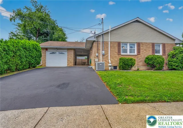 3rd image of 2404 South St, Allentown, PA 18104 | MLS# 782375