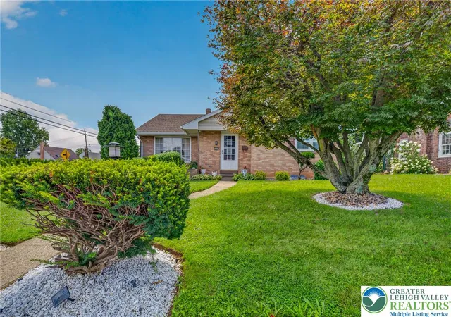 5th image of 2404 South St, Allentown, PA 18104 | MLS# 782375