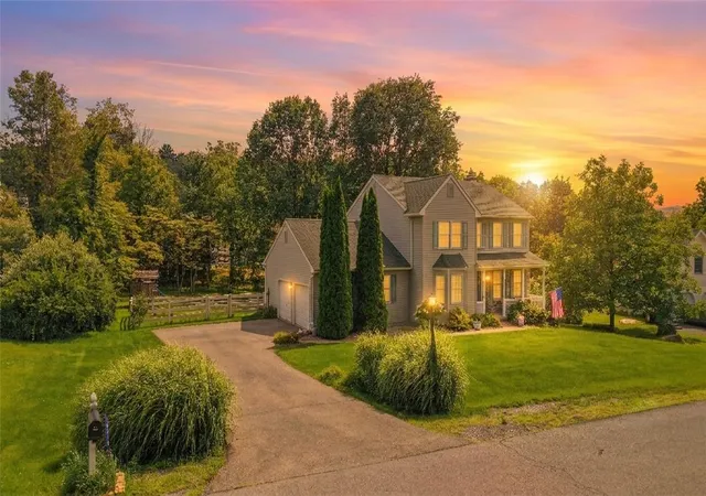 Photo 1 of Single family home for sale at 4006 Crst View Dr, Stroudsburg, PA 18360 | MLS# 782380 | Listing updated on 2026-08-25