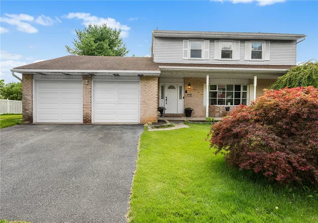 2nd image of 1804 Elmhurst Dr, Whitehall, PA 18052 | MLS# 782294