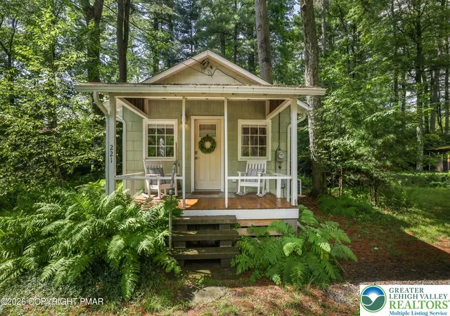 39th image of 221 John St, Pocono Pines, PA 18350 | MLS# 782465
