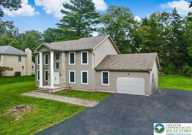 Photo 2 of Sale Pending at 154 Escoll Dr, East Stroudsburg, PA 18301 | MLS# 781232 | Listing updated on 2026-08-10