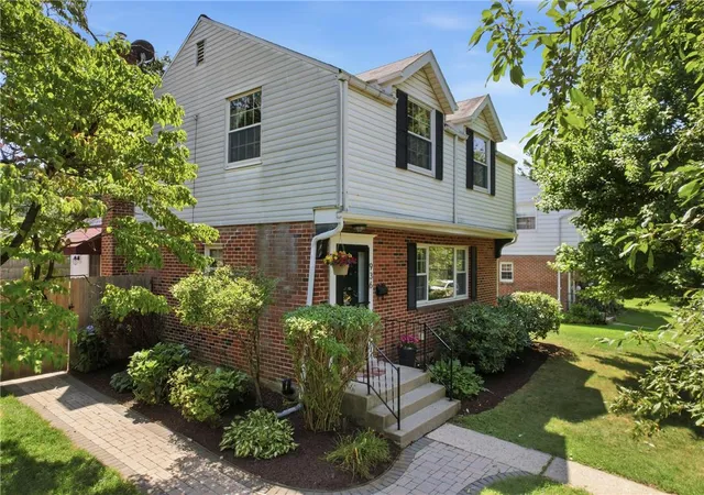 Photo 3 of Sale Pending at 936 Evergreen St, Emmaus, PA 18049 | MLS# 782027 | Listing updated on 2026-08-24