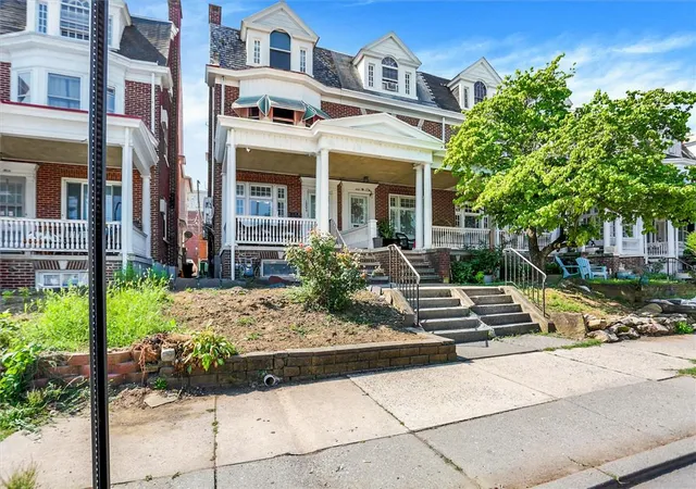 Photo 3 of Townhouse for sale at 1806 W Chew St, Allentown, PA 18104 | MLS# 782424 | Listing updated on 2026-08-11