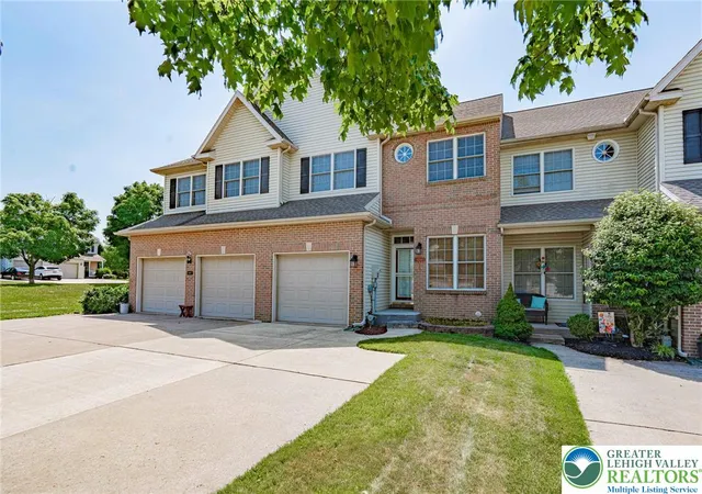 Photo 3 of Sale Pending at 6608 Mine Dr, Macungie, PA 18062 | MLS# 782531 | Listing updated on 2026-08-17