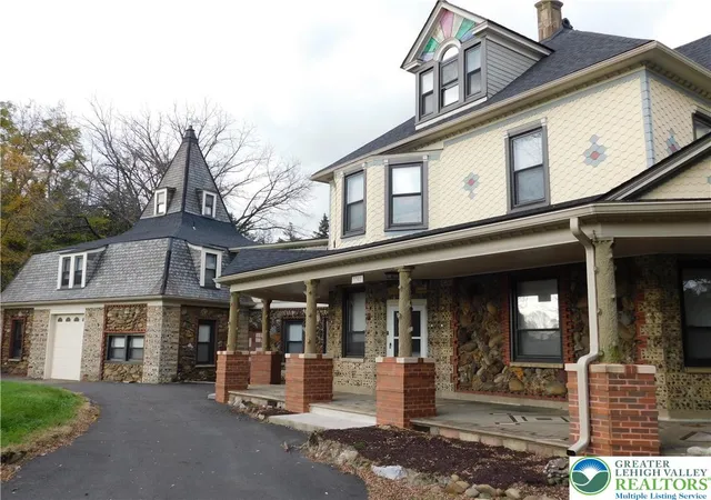 Photo 2 of Single family home for sale at 3301 Linden St, Bethlehem, PA 18017 | MLS# 782569 | Listing updated on 2026-08-11