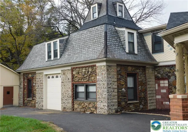 Photo 4 of Single family home for sale at 3301 Linden St, Bethlehem, PA 18017 | MLS# 782569 | Listing updated on 2026-08-11