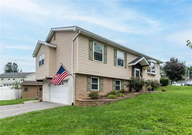 Photo 2 of Sale Pending at 1437 Pearl St, Allentown, PA 18103 | MLS# 782457 | Listing updated on 2026-08-26