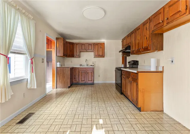 Photo 3 of Sale Pending at 2882 Alms House Rd, Nazareth, PA 18064 | MLS# 782512 | Listing updated on 2026-08-24