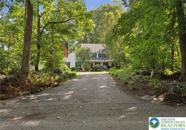 2nd image of 1825 Walnut Ln, Quakertown, PA 18951 | MLS# 782198
