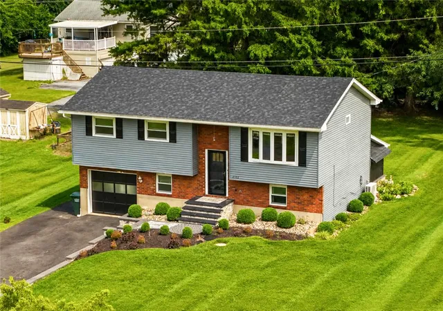 Photo 3 of Single family home for sale at 2102 Schwab Ave, Bethlehem, PA 18015 | MLS# 782585 | Listing updated on 2026-08-17