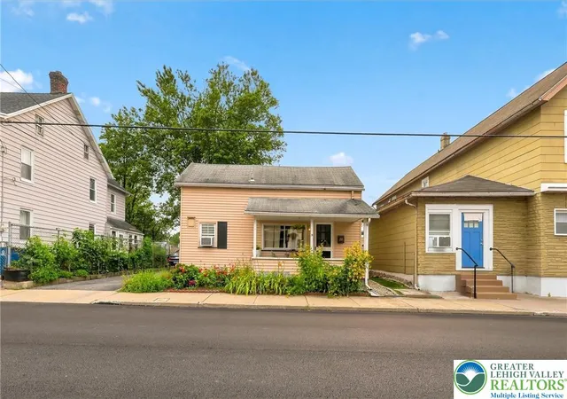 Photo 2 of Sale Pending at 1424 Newport Ave, Northampton, PA 18067 | MLS# 782574 | Listing updated on 2026-08-19