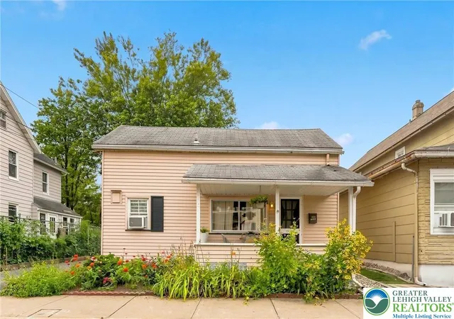 Photo 3 of Sale Pending at 1424 Newport Ave, Northampton, PA 18067 | MLS# 782574 | Listing updated on 2026-08-19