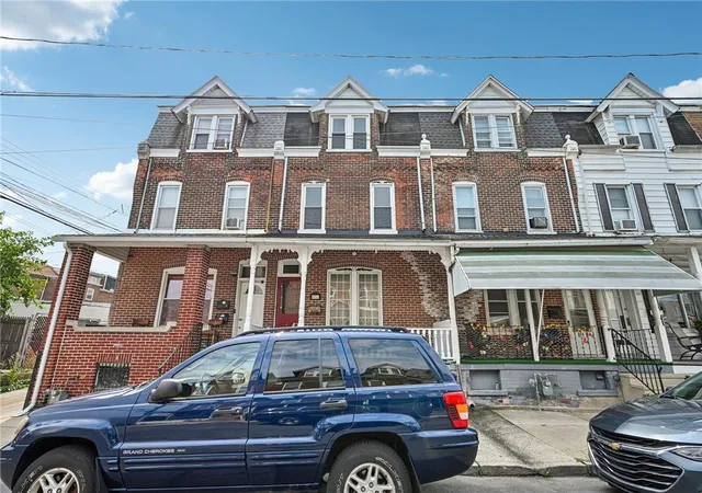 Photo 5 of Sale Pending at 816 Cedar St, Allentown, PA 18102 | MLS# 782663 | Listing updated on 2026-08-24