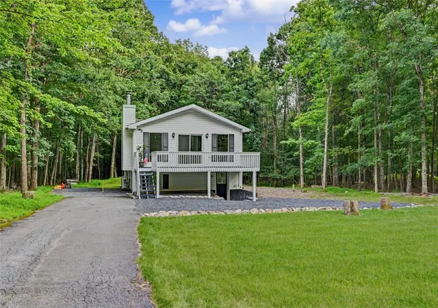 Photo 3 of Sale Pending at 130 Starlight Dr, Effort, PA 18330 | MLS# 782665 | Listing updated on 2026-08-19