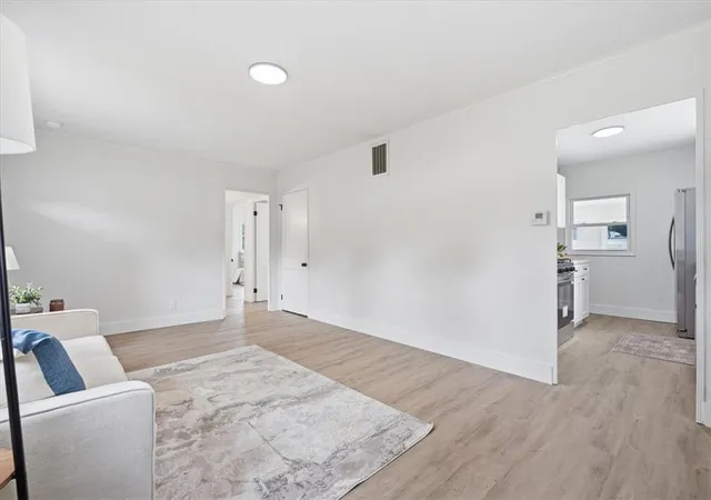 Photo 4 of Single family home for sale at 16 East Ln, Easton, PA 18045 | MLS# 782667 | Listing updated on 2026-08-13