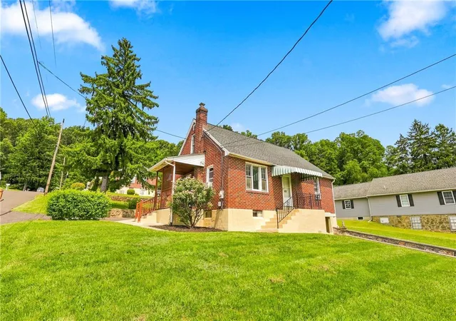 2nd image of 1135 E Susquehanna St, Allentown, PA 18103 | MLS# 782625