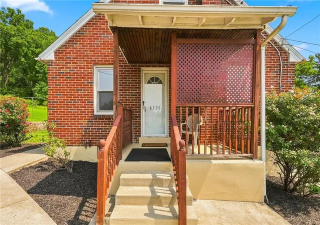 3rd image of 1135 E Susquehanna St, Allentown, PA 18103 | MLS# 782625
