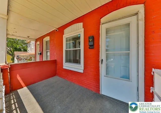 Photo 2 of Single family home for sale at 633 W Wilkes Barre St, Easton, PA 18042 | MLS# 782441 | Listing updated on 2026-08-14