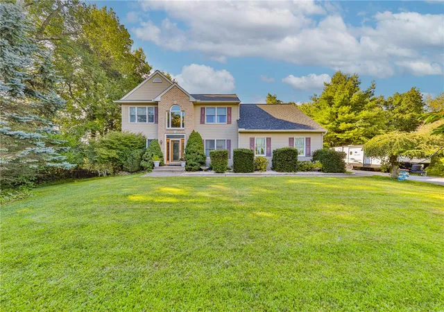 Photo 1 of Single family home for sale at 4132 Crst View Dr, Stroudsburg, PA 18360 | MLS# 782192 | Listing updated on 2026-08-21