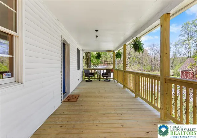 Photo 4 of Single family home for sale at 1841 Twin Pine Rd, Stroudsburg, PA 18360 | MLS# 782752 | Listing updated on 2026-10-06