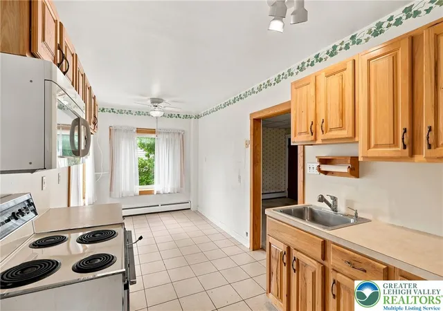 Photo 4 of Sale Pending at 4400 E Texas Rd, Allentown, PA 18103 | MLS# 781264 | Listing updated on 2026-08-26