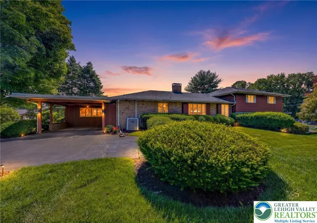 Photo 1 of Single family home for sale at 100 S Greenwood Ave, Easton, PA 18045 | MLS# 782782 | Listing updated on 2026-08-15