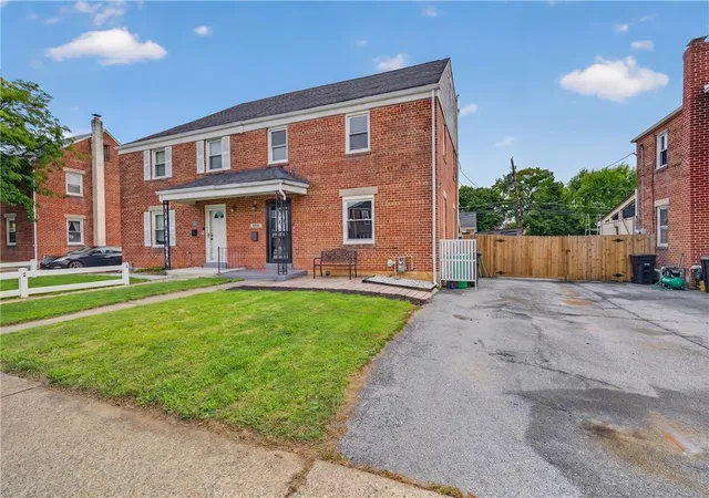 Photo 3 of Sale Pending at 1528 Catalina Ave, Allentown, PA 18103 | MLS# 782704 | Listing updated on 2026-08-21