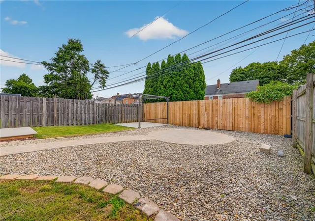 Photo 5 of Sale Pending at 1528 Catalina Ave, Allentown, PA 18103 | MLS# 782704 | Listing updated on 2026-08-21