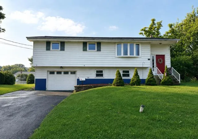 1st image of 318 Penn St, Topton, PA 19562 | MLS# 782417