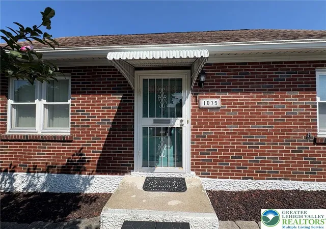 Photo 4 of Sale Pending at 1035 S Jefferson St, Allentown, PA 18103 | MLS# 782807 | Listing updated on 2026-08-24