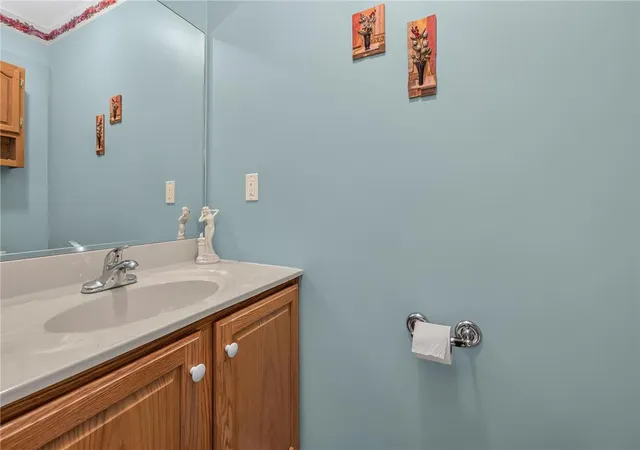 Photo 3 of Sale Pending at 5 Monmouth Ct, Easton, PA 18040 | MLS# 782784 | Listing updated on 2026-08-25