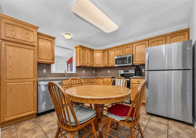 Photo 3 of Sale Pending at 5 Monmouth Ct, Easton, PA 18040 | MLS# 782784 | Listing updated on 2026-08-25